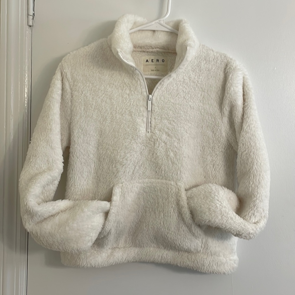 Aeropostale White Teddy Bear 3/4 Zip Pullover Size Junior Small. Gently used
